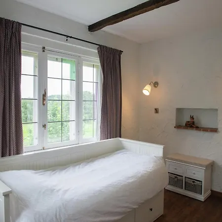 Hébergement de vacances Mansion In Liege With Private Garden